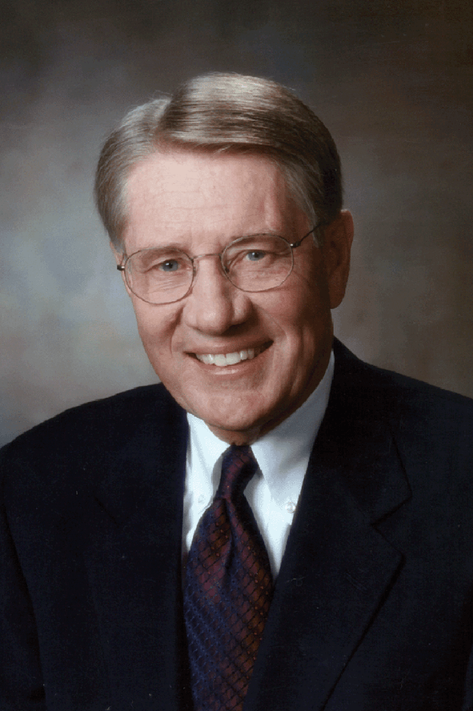 a headshot of Gary Thompson