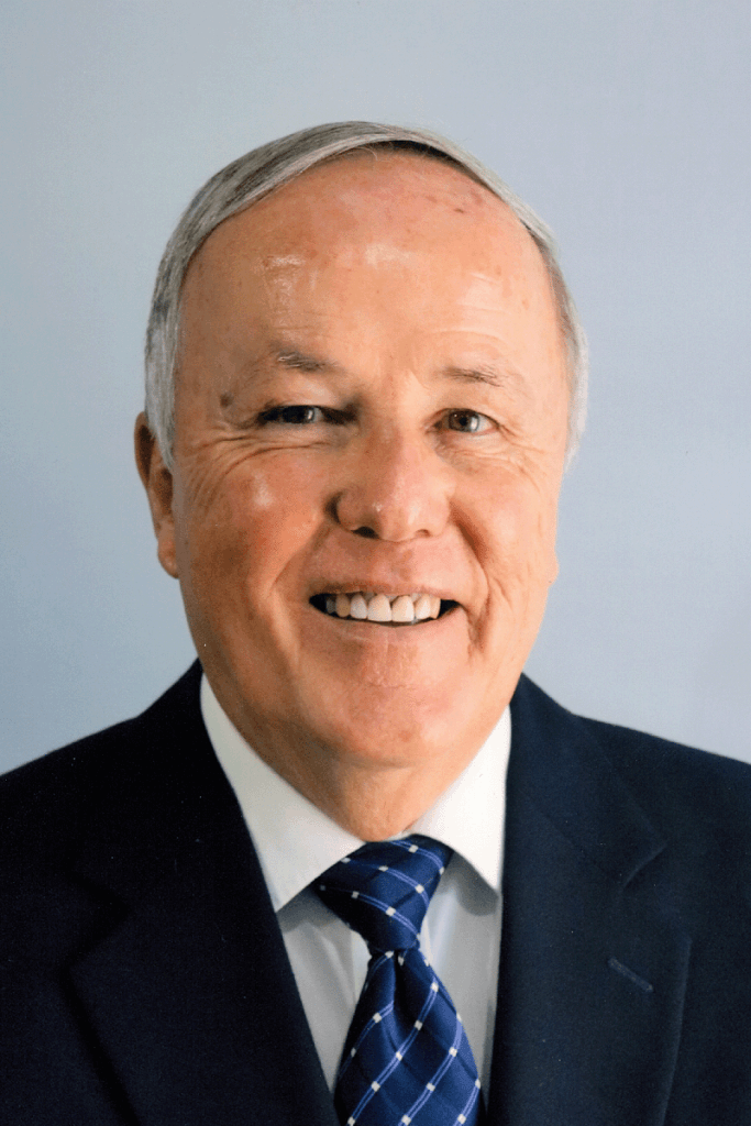 a headshot of Roger Barr